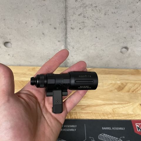 Modlite PLHv2 with surefire UE tailcap, arisaka picatinny mount, battery and charger.