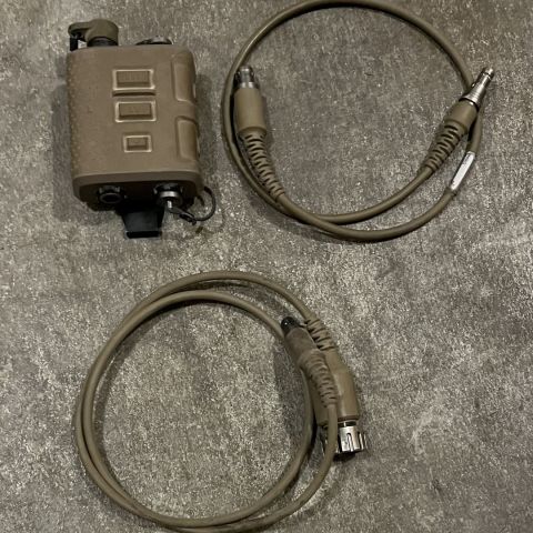 INVISIO V60 PTT　ダミーモデル INVISIO V60 | EOD Gear Tactical Communications