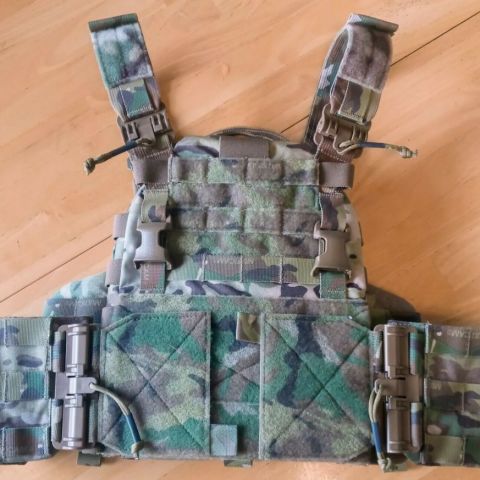Shaw concepts v1 arc carrier mix between a medium and large fits up to 10.25 x 13.25 plate dm for pics 