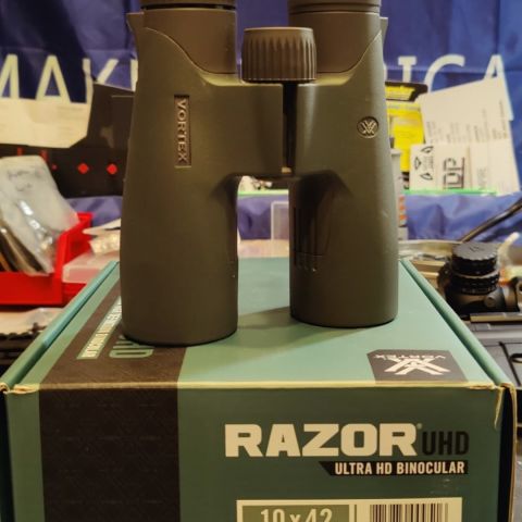 Vortex Razor UHD 10x42 binos 