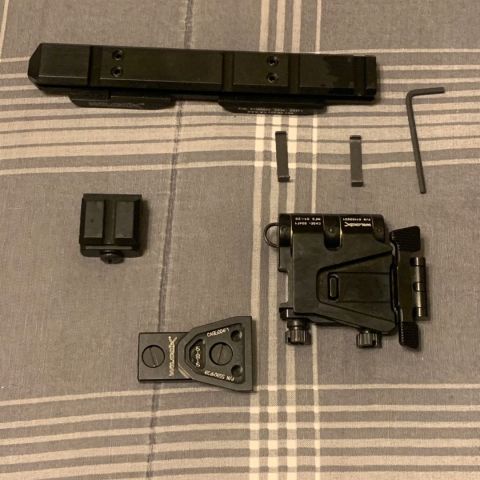 Wilcox EOTech Low Profile Set Screw Riser with Right Hand Thumb Screw Flip Mount, .410"