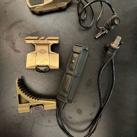 Switches/Mount/Handstop