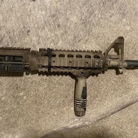 Complete upper as pictured Colt Cerro forge upper, colt socom barrel. Pinned nt4 with adco spacer. KAC ras+broomstick , c stamped bcg, colt ch, matech and cqd sling mount 
