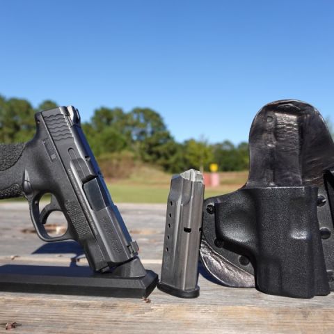 S&W Shield 9mm + extras