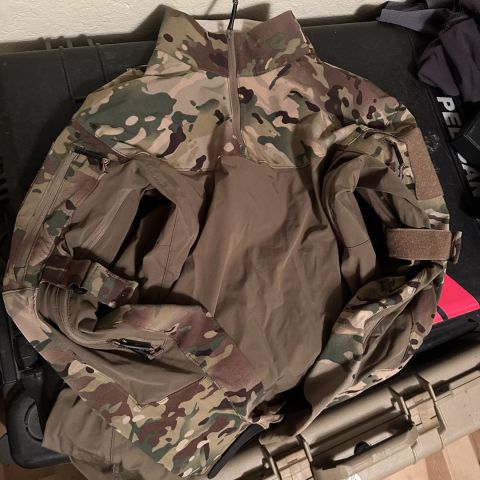 Arcteryx top multicam small 