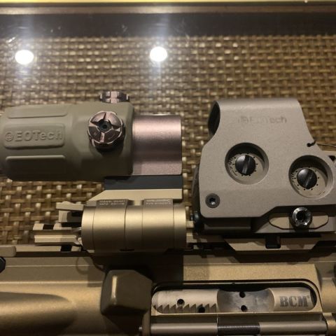 *SOLD P/F*
Replica Wilcox mount .410” riser with flip to side magnifier mount also includes matching front sight mount. Skip the ridiculous wait for shipping and get this ASAP. 