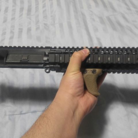 (SOLD!) 10.5 Upper with Ris II MK18 rail, Rosco 10.5 bloodline nitrided barrel, knights 3 prong qdc flash hider, pinned low pro gas block, NO BCG OR CH, includes Emissary Handbrake and Magpul RSA QD Sling mount 