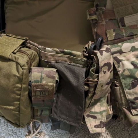 LBT-6094 with pouches (optional plates)