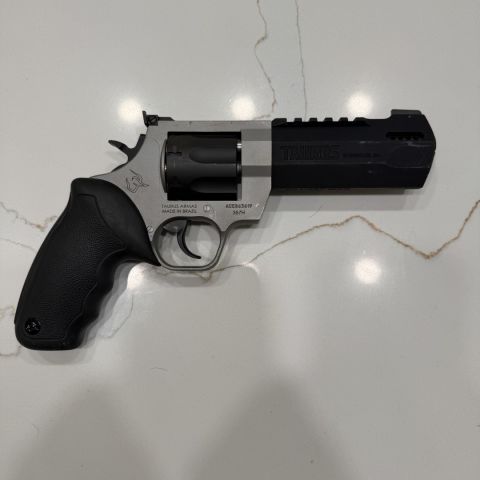 Taurus Raging Hunter 357