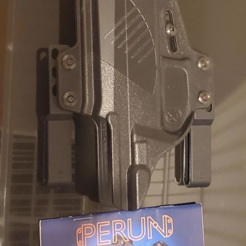 Raven Concealment PERUN holster Sig P320