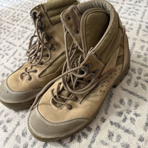 bates Mountain boots