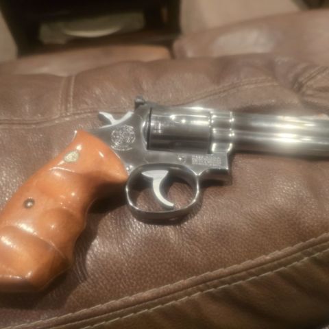 S&W 686