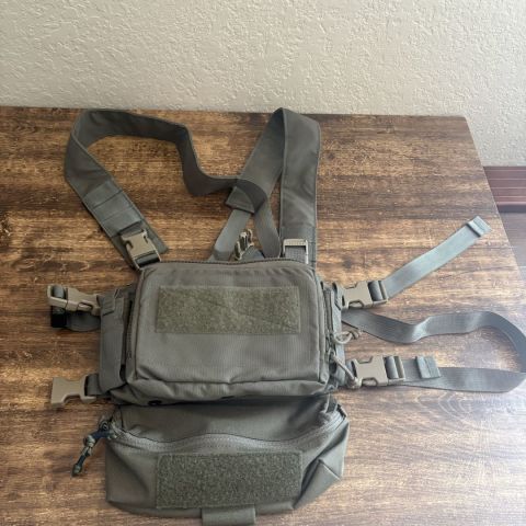 Haley Micro chest rig