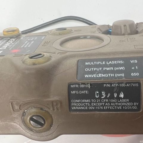 L3 PEQ-15 Trainer red las/ilum