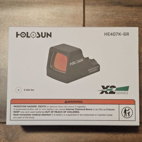 HE407K-GR New in Box Green Dot