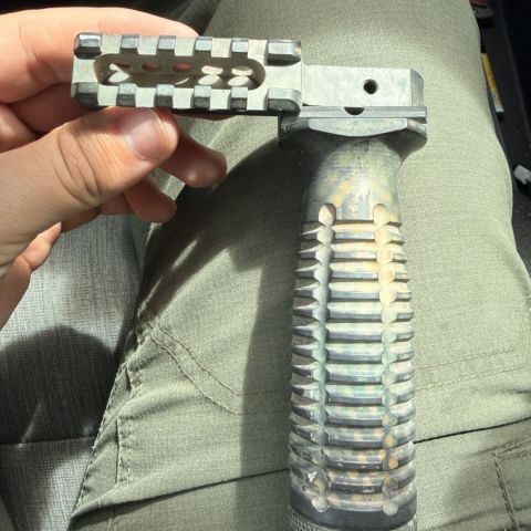 Stream light VFG screw missing