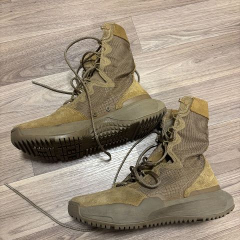 Nike SFB B1 boots 