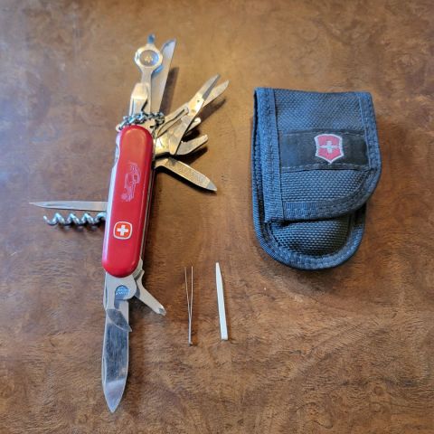 Wenger delemont Swiss 4 layer 