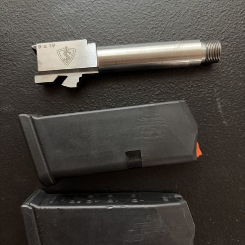 G26 g5 threaded barrel / mags