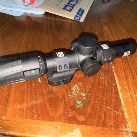 Eotech 1-8 HC3 w/mount