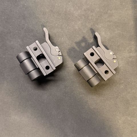 2x EoTech STS flip mounts 