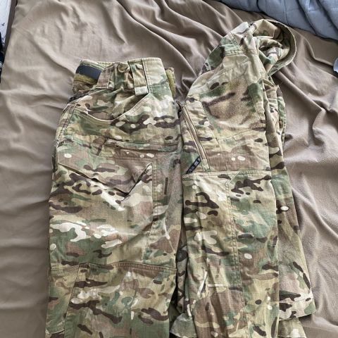 Crye g4 field top and bottom medium short and 32 short 