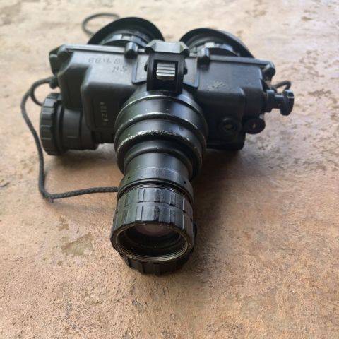 Pvs7 for parts NO tube, No culminating lens, lots of salt.