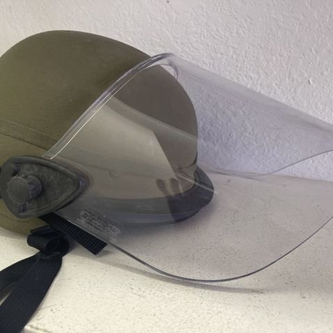 Pasget ballistic helmet.  Aero pads and retention system.  Riot face shield. Size is Medium and is very comfortable.