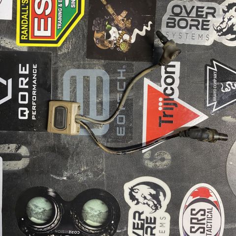 Dual lead unity modbutton