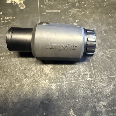 Aimpoint magnifier 