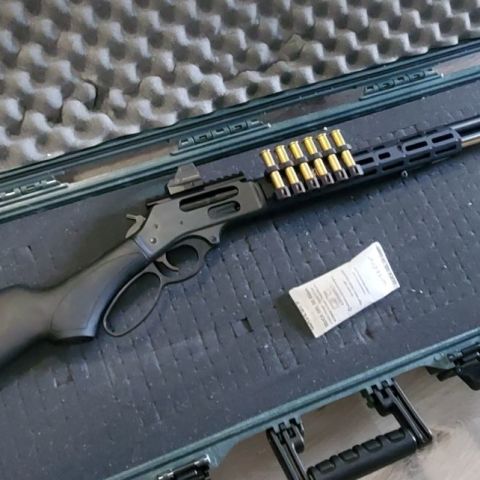 Henry 45-70 with MI hand guard, Ranger Point quiver, griffin blast shield and muzzle device, holosun 508T