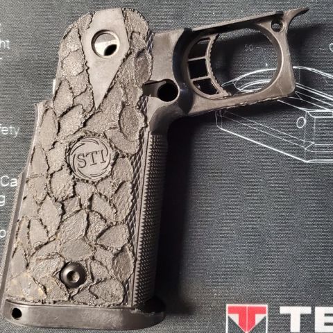 STI stippled grip 