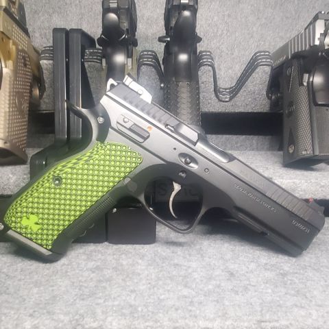 LNIB CZ Shadow 2, spare grips 