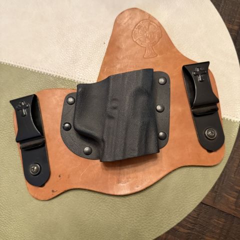 Cross Breed IWB Holster