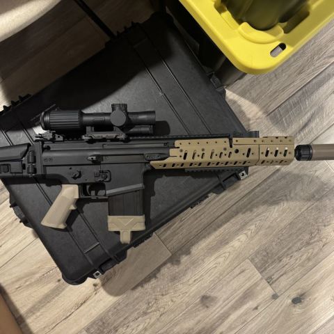 Belgium SCAR 17 w/ Vltor CASV
