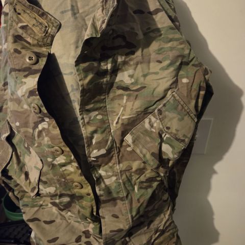 Patagonia large multicam top