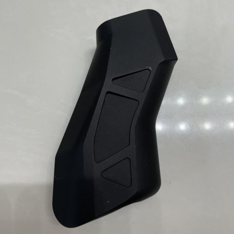 Aeroknox Aluminum AR Grip (no bolt)