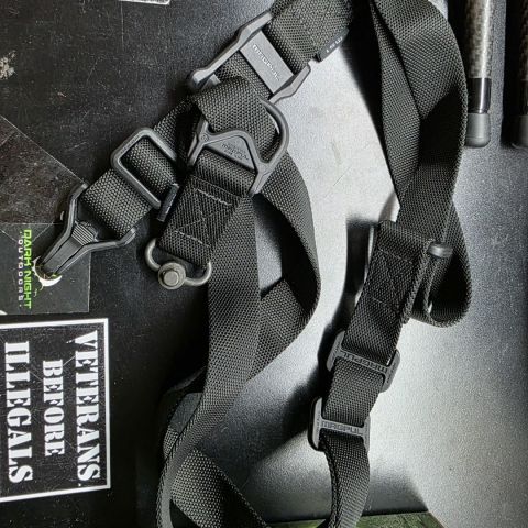Magpul MS3 Sling QD & Clip 