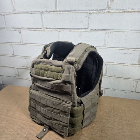 Crye CAGE Plate Carrier Medium