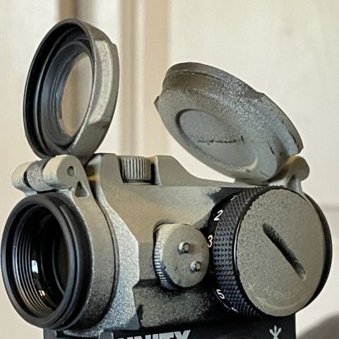 Aimpoint T2(NO MOUNT), rattlecanned, excellent working condition.