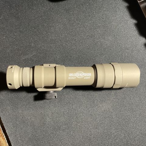 SF SCOUT M600DF, FDE, 18650 included. Excellent condition 