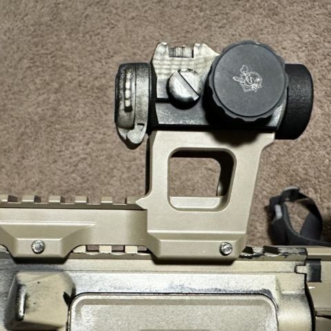 Aimpoint T2 w/ KAC skyscraper