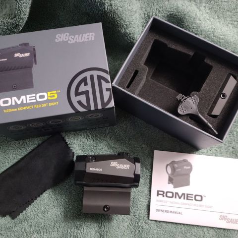 Sig Sauer Romeo5 1x20mm Compact Red Dot Sight 