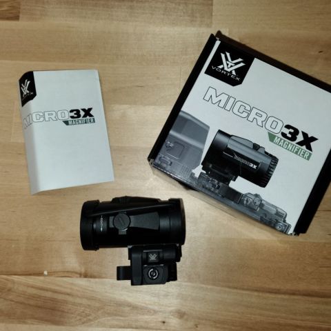 Vortex Optics Micro 3X Red Dot Sight Magnifier with Quick-Release Mount, Black