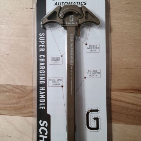 Geissele Desert Dirt charging handle 