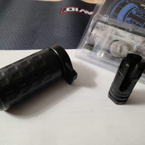 Griffin Armament Gatelock blast shield and 3 prong combo. I trimmed the tabs off to make it lower profile but still works great. 3 prong still has needed shims..