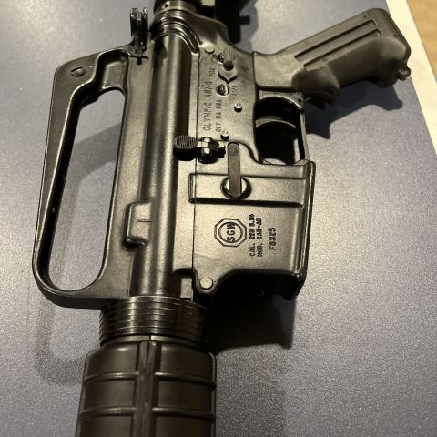 Stop sign car aimpoint 2000