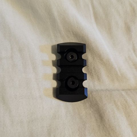 Ultralight profile mlok rail