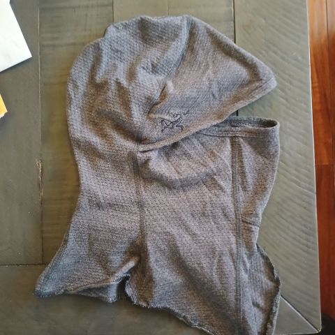 Arcteryx leaf balaclava 