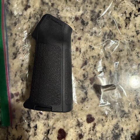 Magpul grip